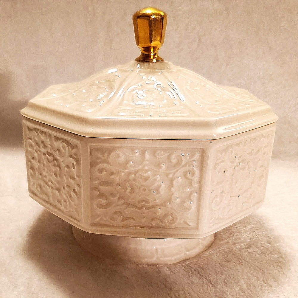 🚫SOLD🚫 LENOX VINTAGE CANDY/NUT DISH WITH LID CHATHAM COLLECTION GOLD TRIMMED